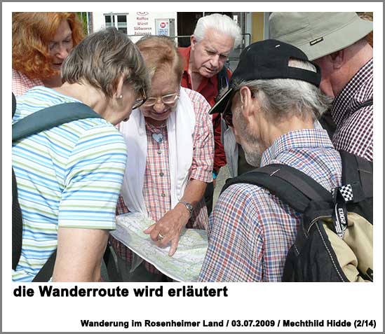 die Wanderroute wird erläutert