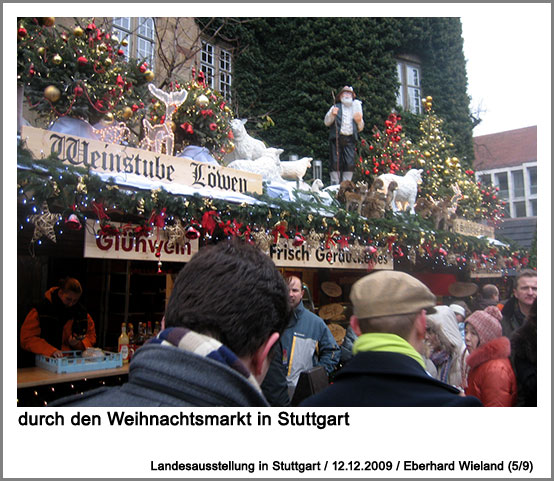 durch den Weihnachtsmarkt in Stuttgart