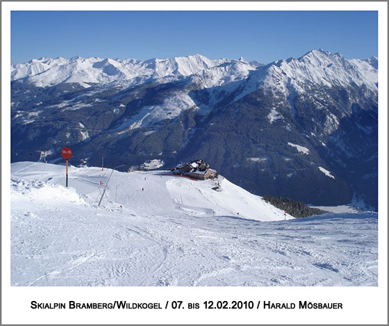 Wildkogelhaus mit den Hohen Tauern