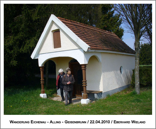 eine kleine Kapelle am Wegesrand