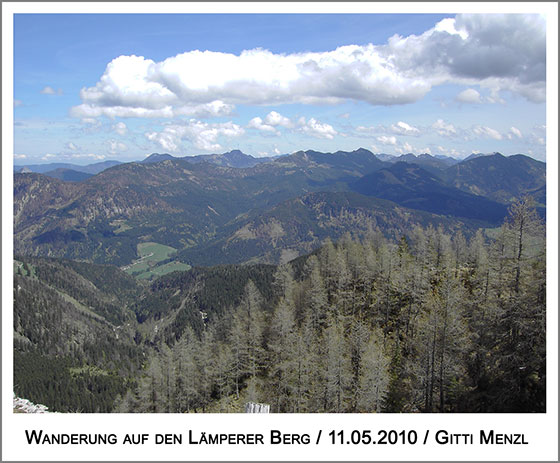 Blick auf die umliegenden Berge