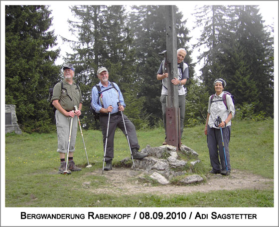 am Gedenkkreuz