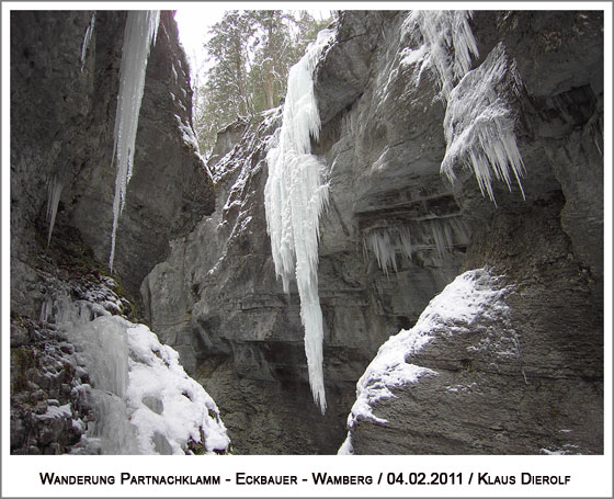 in der Klamm riesige Eiszapfen