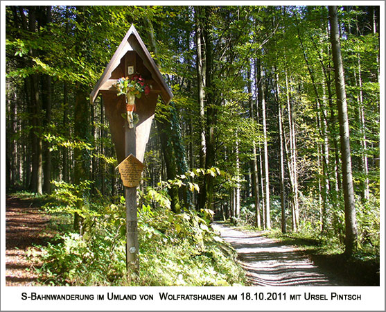 ein Kreuz am Wegesrand