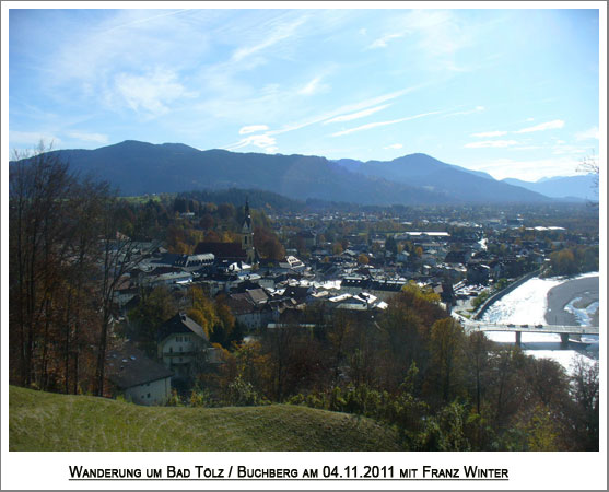 Blick über Bad Tölz ins Karwendelgebirge