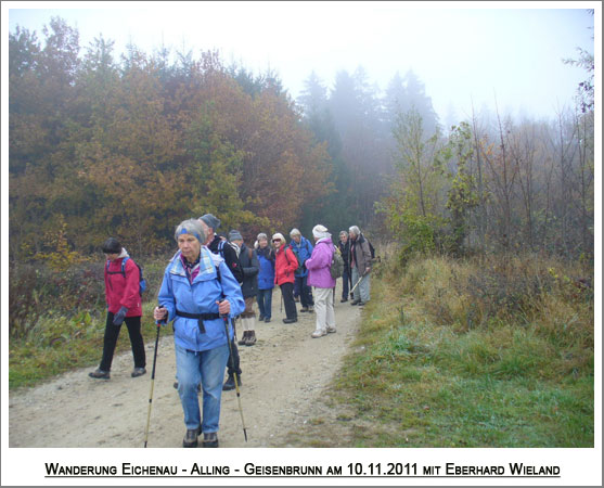 eine Wandergruppe, die kein trübes Wetter scheut