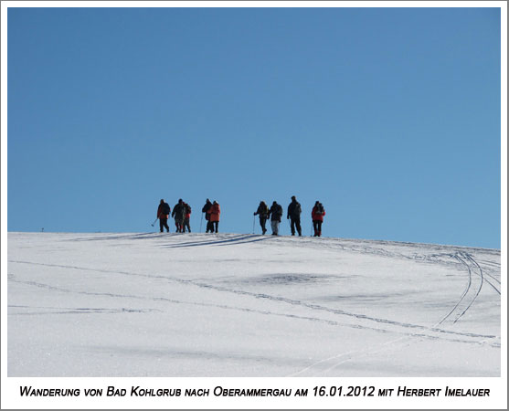 die Wanderung geht über eine kleine Anhöhe