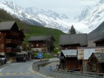 <p>Blick zu unserem ersten H&uuml;ttenziel, Hollandia H&uuml;tte an der L&ouml;tscjenl&uuml;cke</p>