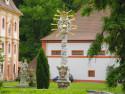 <p style="text-align: center;">Innenhof der Klosteranlage von Marienthal</p>