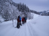 <p>Auf dem tief verschneiten Forstweg</p>