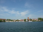 <p>Start zu einer 3 Seenfahrt mit R&uuml;ckblick auf den Hafen</p>
