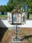 <p>Grabkreuz am Friedhof Zellerhof</p>