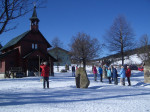 <p>Gruppe im Umfeld der Tussetkapelle</p>