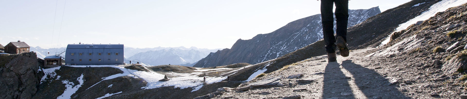 sh_aussen_8_4252x907+0+1224_1920x410