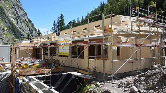 August 2014: Der Holzbau ist fast fertig