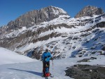 <p>Blick zur&uuml;ck Richtung Italien - hinter dem Felsriegel liegt das Rifugio Benevolo.</p>