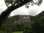 <p>Erster Blick auf Burg Eltz</p>