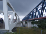 <p>Auf der neuen Br&uuml;cke &uuml;ber die Donau nach Fischerdorf</p>