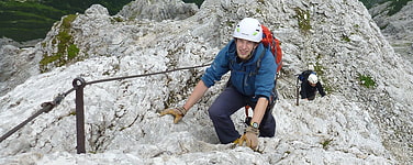 Scrambling up with a steel rope aside.