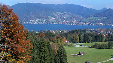 Panorama Tegernsee. Standpunkt: Aufstieg zur Aueralm. Foto: Martin Fuerderer