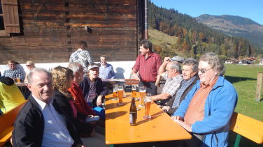 Bergsommerausklang: Vor der Oberlandhütte