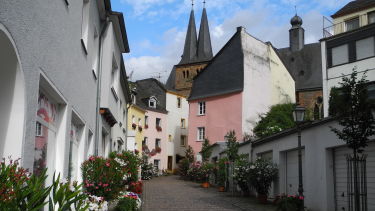 imposantes Gässchen in Saarburg