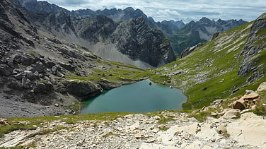 Gufelsee, darüber ganz hinten die Gr. Leiterspitze