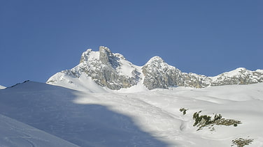 Erstmals erblicken wir die Leutascher Dreitorspitze.