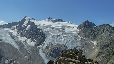 Grandioser Blick zum Zuckerhütl und Wilden Pfaff