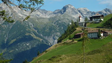 Kaisers, idyllisches Bergdorf auf 1518 m. 