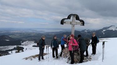 Am Gipfel mit Blick zum Chiemsee