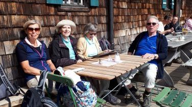 Brotzeit auf der Gindelalm