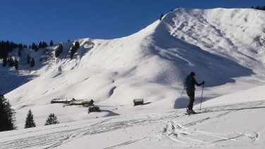 Seekarkreuz mit Gipfelhang