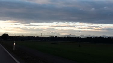 Föhnstimmung mit Blick zur Zugspitze auf der HInfahrt