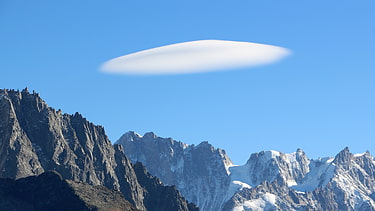 1. Platz: Föhnlinse im Mont-Blanc-Gebiet