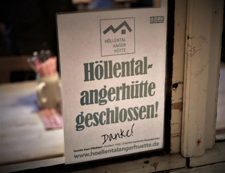 Die Höllentalangerhütte hat ihre Hüttensaison 2021 beendet und ist geschlossen.