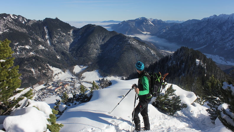 Der Blick zurück nach Ettal mit dem bekannten Kloster Ettal