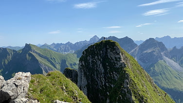 Blick auf den Grat mit der berüchtigten „Reit-Stelle“ (III)