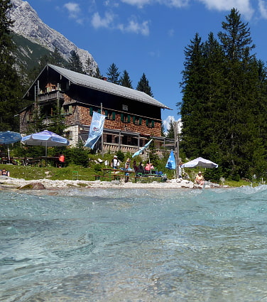 Willkommene Abkühlung: die Partnach an der Reintalangerhütte