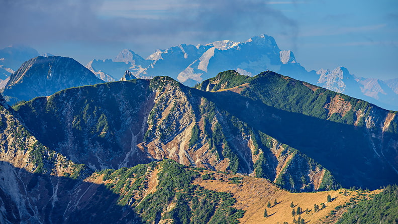 Die Zugspitze thront über Risserkogel, Benzingspitz und Jägerkamp.