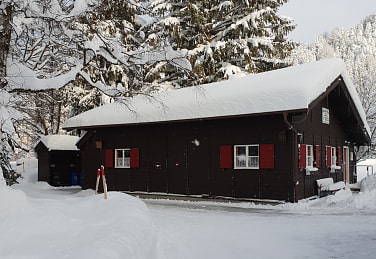 Hütte Hammer: die kleine Hütte mit 16 Schlafplätzen direkt neben dem Haus Hammer