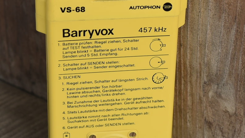 Das erste „Barryvox“: Die Autophon AG produziert 1973 ein paar Dutzend LVS-Geräte für die Schweizer Armee, die daraufhin 36.000 Stück ordert. Benannt wurde es nach Barry, dem berühmten Lawinensuchhund vom Großen St. Bernhard.