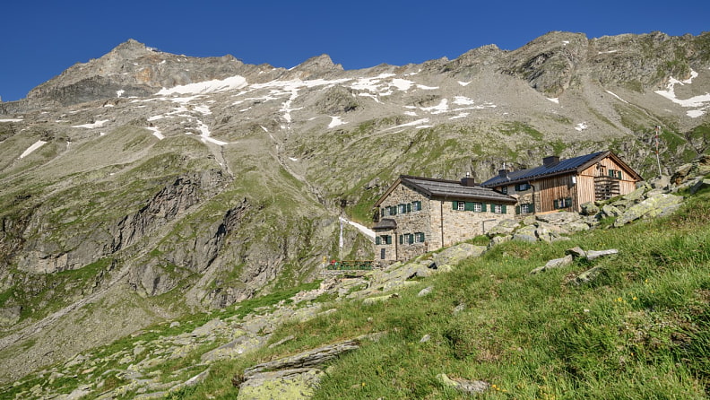 Das Friesenberghaus in den Zillertaler Alpen 