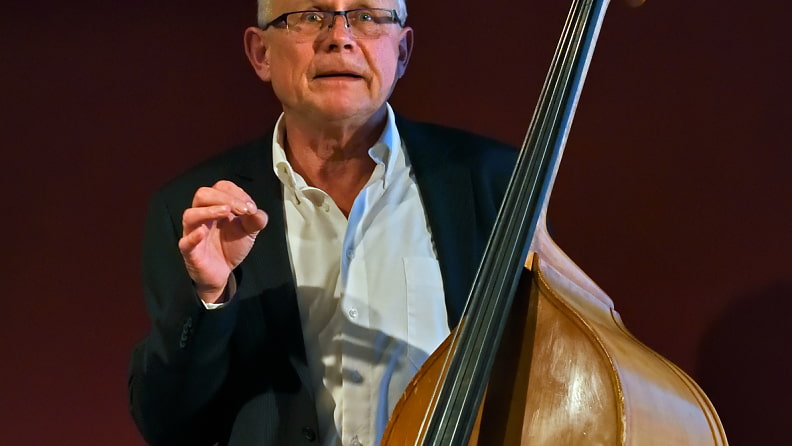 Bei seinen Recherchen für die Oper "Der Brandner Kaspar – Ein bayerisches Musical" kam Karl-Heinz Hummel mit Sagen in Berührung. 