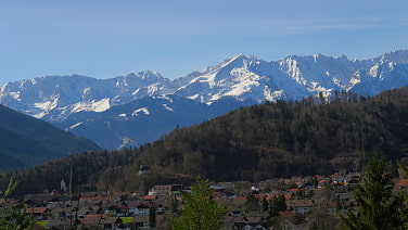 ... mit herrlichen Blicken ins Wetterstein ...