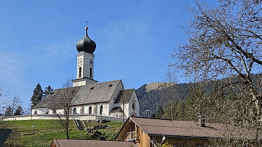 Jachenau, im Hintergrund der Hirschhörnlkopf