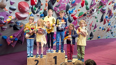 Kids: Amelie Kunder, 1. Platz (links); Valentina Draschkow, 3. Platz (links)
