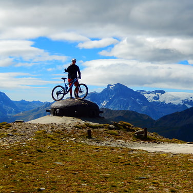 Mountainbike auf Stein