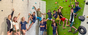 Kletterteam mit Trainerinnen in Rosenheim