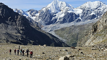 Auf dem Weg zur Vertainspitze mit der Königspitze und dem Monte Zebru im Hintergrund